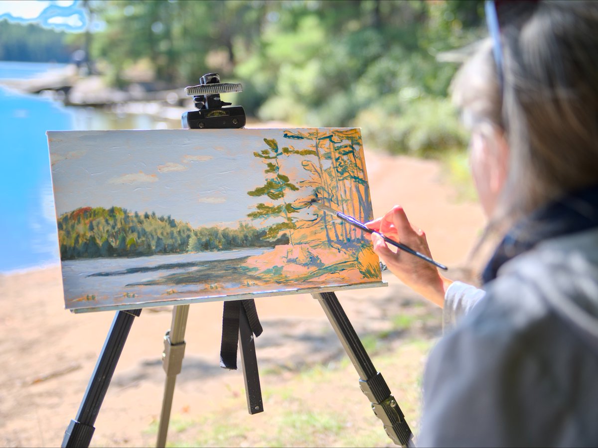 What do you get when you combine a love of art with a love of nature? 🎨 🌊 An increased appreciation for the beauty of parks (and pretty nice artwork too 😄)! This #WorldArtDay, inspire the nature artist in you! ⤵️ bit.ly/3yREynZ