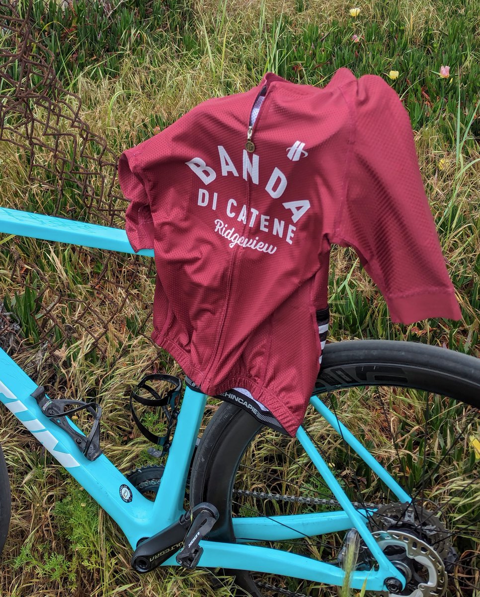 MatthewModine's tweet image. REPOST by Monday, April 22 for a chance to win a brand new, limited edition BANDA DI CATENE kit (bike not included) from my new movie HARD MILES, in select theaters April 19. Right now, this is the only way you can get your hands on these @hincapiesports kits - the same ones worn…