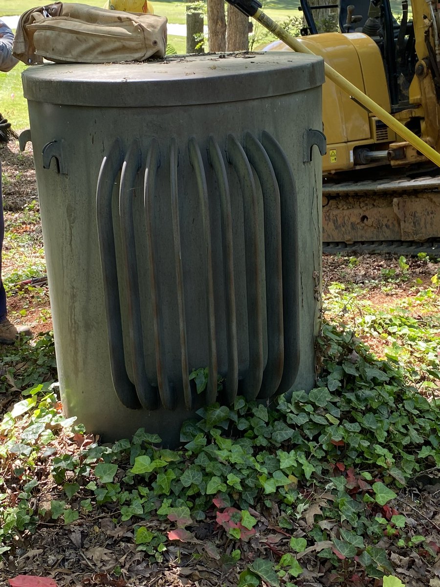 tyson_notchickn's tweet image. Out with the old and in with the new! @DukeEnergy contractor crews are in the River Hills Community of Tega Cay replacing transformers from the 60s and 70s with new transformers and energizing new cable to improve reliability and strengthen the grid in York County, SC.