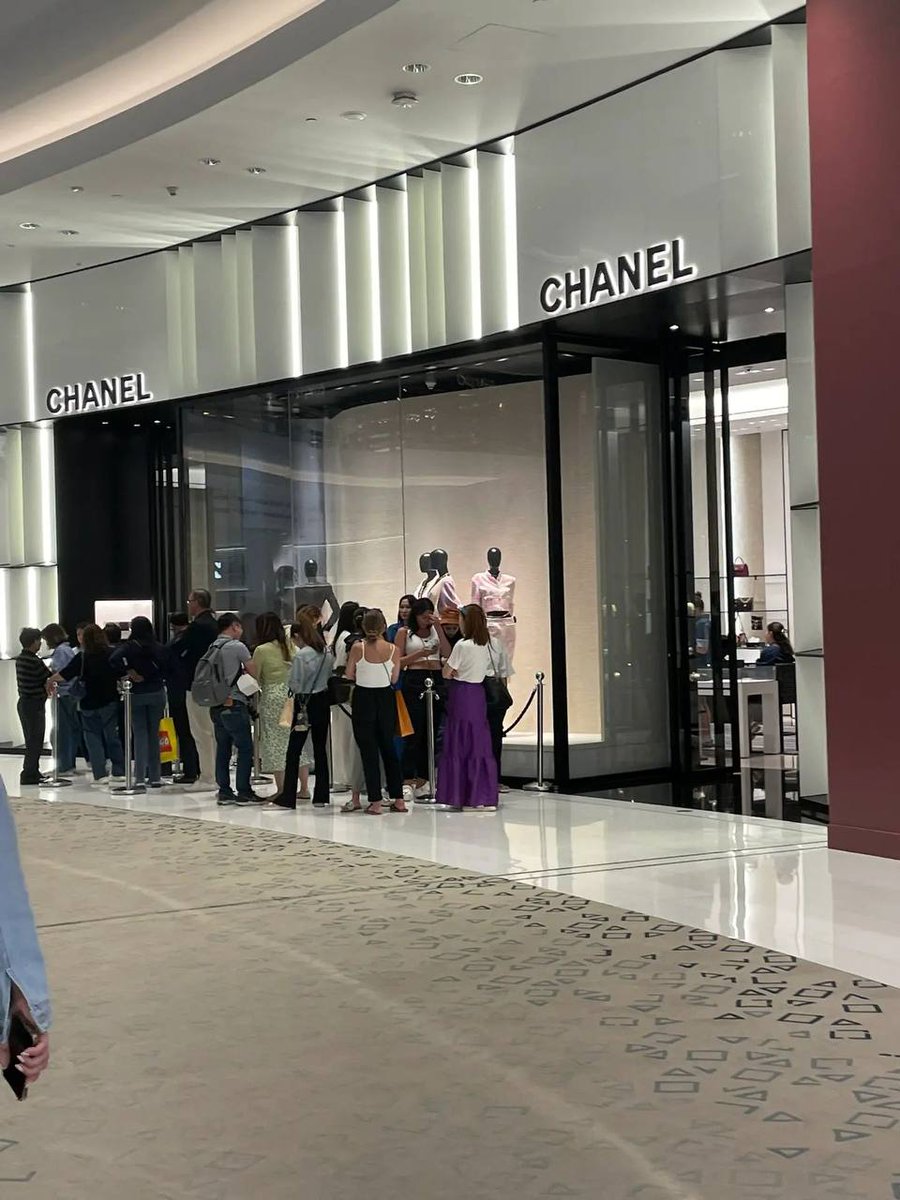 Jose_Alvian's tweet photo. Shopping https://t.co/glu4YLxtaB