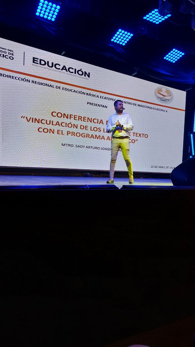 SREBEcatepec's tweet photo. En coordinación con el Centro de Maestros Ecatepec 4, se llevó a cabo la conferencia "Vinculación de los libros de texto con el programa analítico". 

Agradezco al Mtro. Sady Arturo Loaiza Escalona, quien fungió como ponente en esta importante actividad de carácter académico. https://t.co/dHmHrSpxp6
