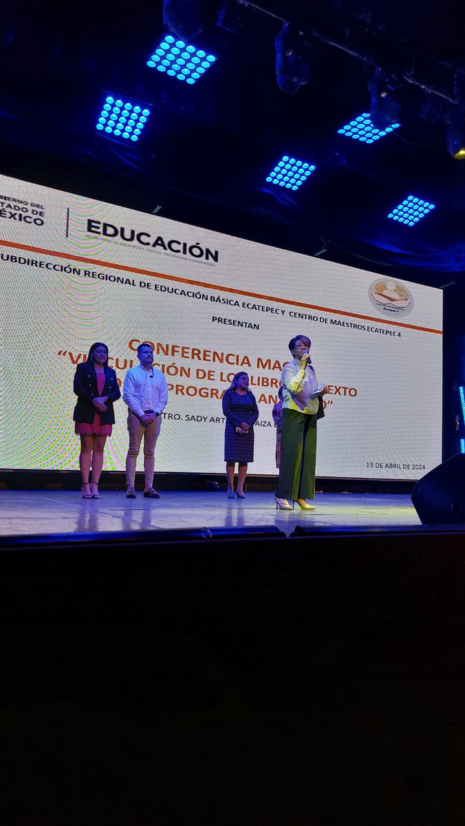 SREBEcatepec's tweet photo. En coordinación con el Centro de Maestros Ecatepec 4, se llevó a cabo la conferencia "Vinculación de los libros de texto con el programa analítico". 

Agradezco al Mtro. Sady Arturo Loaiza Escalona, quien fungió como ponente en esta importante actividad de carácter académico. https://t.co/dHmHrSpxp6