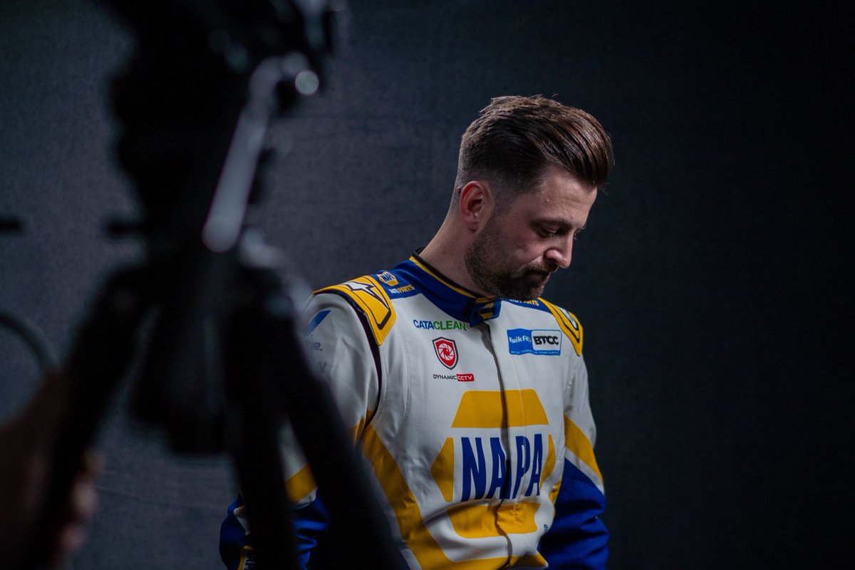 🔵🟡 BTS at Media Day. Photo dump part one! #NAPARacingUK #BTCC #MediaDay @ASuttonRacing @DanielRowbottom @DanCammish @samosbornebtcc