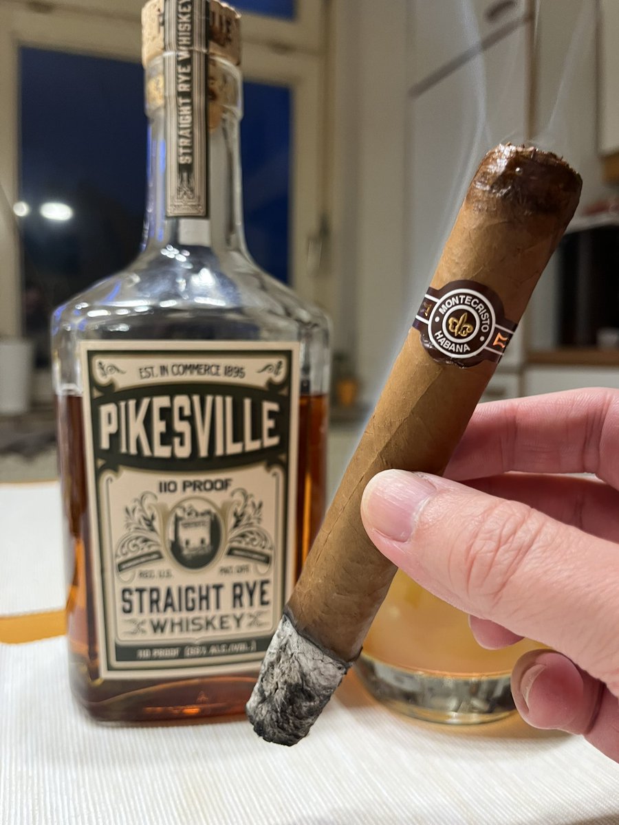 The Pikesville Straight Rye Whiskey 110 Proof has a great spiciness combined with delicious sweetness that tastes great both neat and in a Manhattan. A Montecristo Double Edmundo went perfectly with it 🥃💨😋 @HeavenHill1935 #whiskey #whiskeytime #whiskytim (Unpaid Promotion)