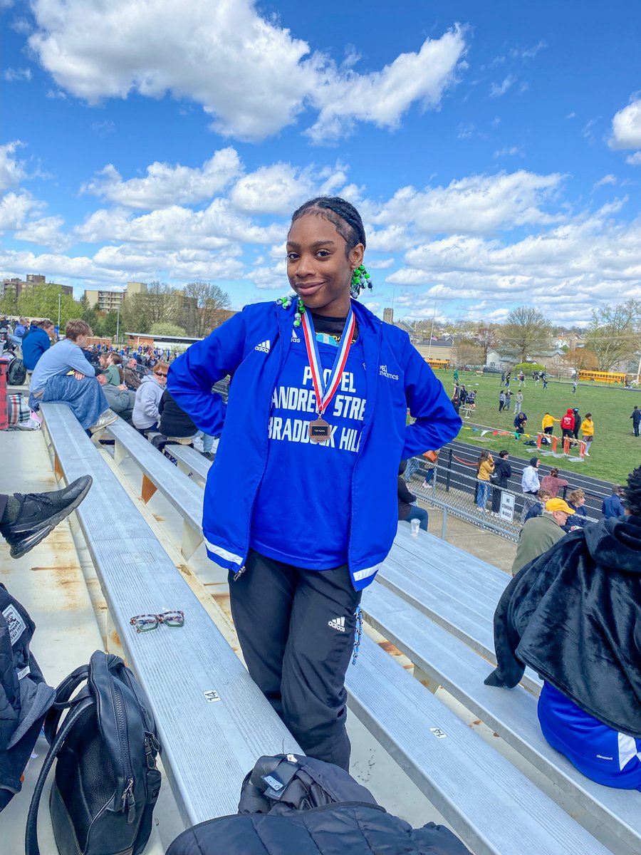 📣Congratulations #PropelAndrewStreetHighSchool track team for their first medal at #LadySpartanInvitational! 🏃‍♀️Felicia Freeman's 5th place finish out of 32 in the 100-meter dash was her personal best at 13.27 s #PropelAthletics #LadySpartanInvitational #PersonalBest #GoPropel