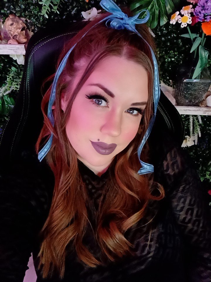 👩‍🎤It's time to be a punk.... a CYBERPUNK!🤘Come join me as we embark on this new journey in Cyberpunk 2077🤩 🌺Live right now on twitch.tv/brittars 🌺 #cyberpunk #cyberpunk2077 #cdprojektred #firstplaythrough #twitch #makeuplook #goinglive #selfie #nowlive #livenow