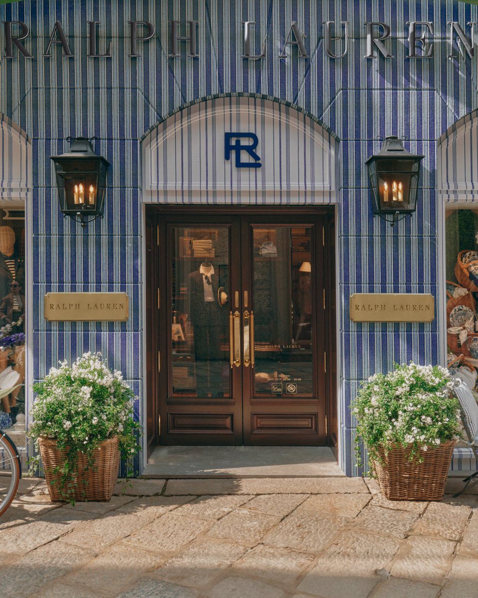 RalphLauren's tweet image. #RalphLauren presents Springtime on Via della Spiga to celebrate #MilanDesignWeek. 

Discover #RLMilan.