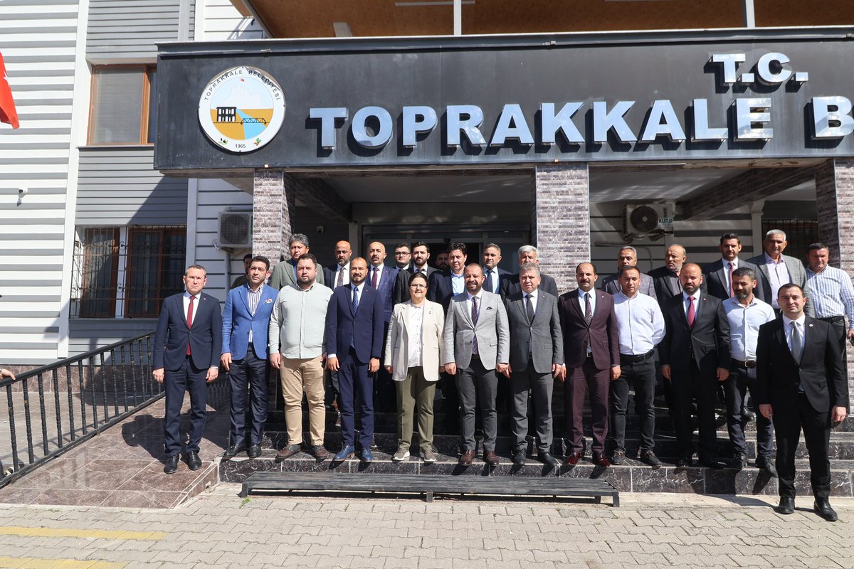 📍 Toprakkale Belediye Başkanımız Bekirhan Uyutmaz’a hayırlı olsun ziyaretinde bulunduk. Osmaniyemizin parlayan yıldızlarından Toprakkalemizde AK Belediyecilik farkıyla hizmetlerimiz devam ediyor.