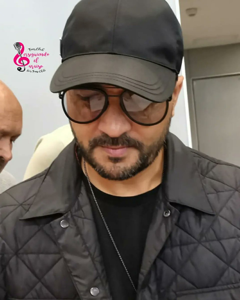 PEPChile's tweet photo. Bienvenido a Chile @luisfonsi 💖
Felices de recibirte en el día de tú Cumpleaños 🥳🎂
Gracias por siempre darte el tiempo para las fans 🥰
#InstaChile #InstaFonsi #LuisFonsi #LuisFonsi2024 https://t.co/OCzFCYtqlP