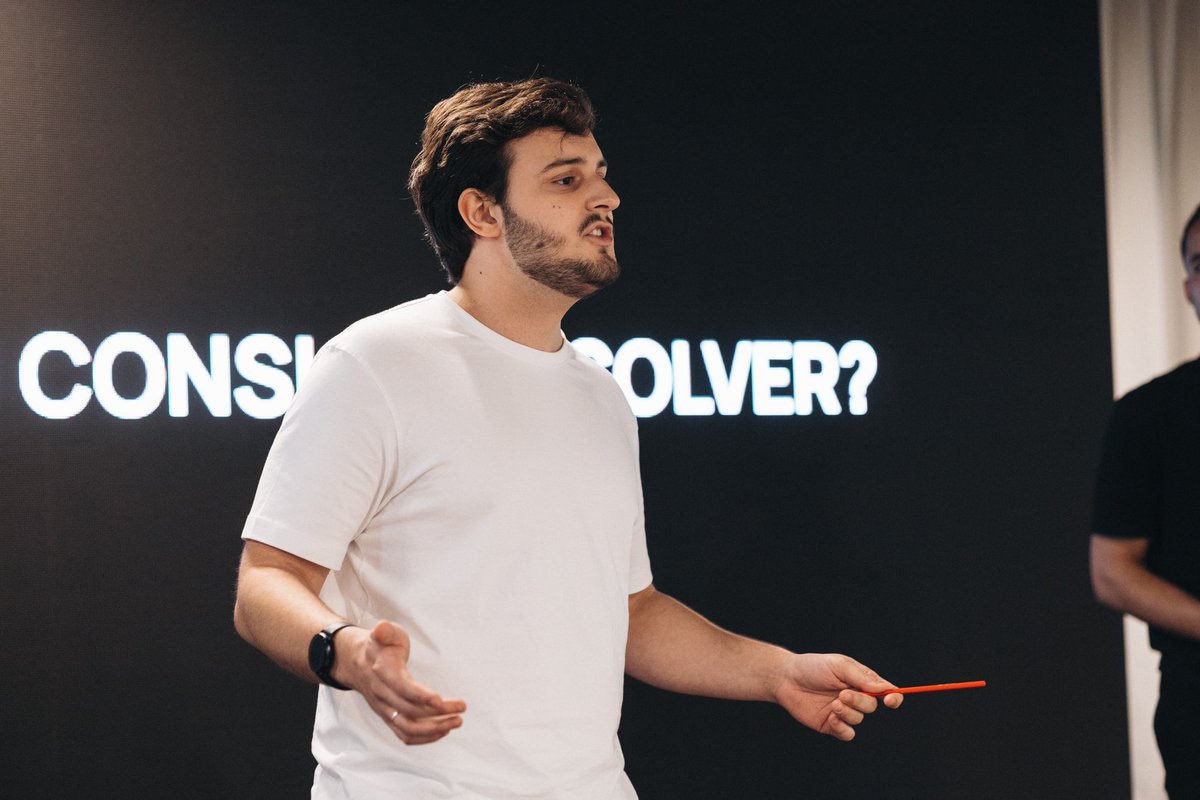 SuperteamBR's tweet photo. Assim foi um pouco do Pitch Day que tivemos na Reta Final do Hackathon! 🔥📸

Parabéns aos 13 times que apresentaram e aos 6 times que ganharam premiações! 🎖️

O nosso ecossistema builder está se formando! 🇧🇷 https://t.co/iEJvCFn3jp