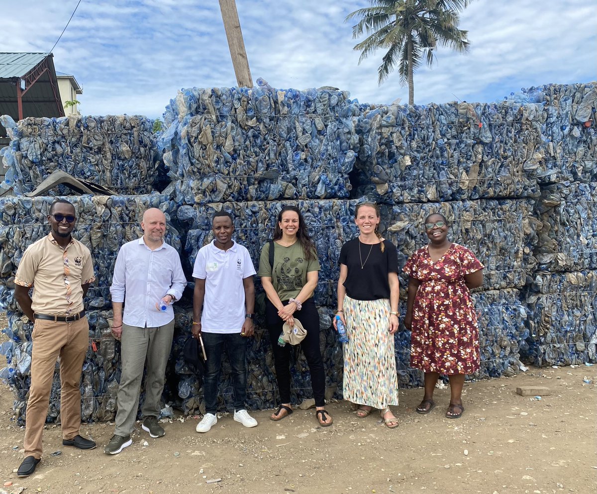 Danida Market Development Partnerships is a partnership programme designed to promote sustainable growth & employment.The DMDP Secretariat from 🇩🇰 in partnership with the Embassy went to visits of 2 projects administered by @WWFdk @WWF_Kenya #DMDP #WWFKenya #DenmarkinKenya 🇰🇪🇩🇰