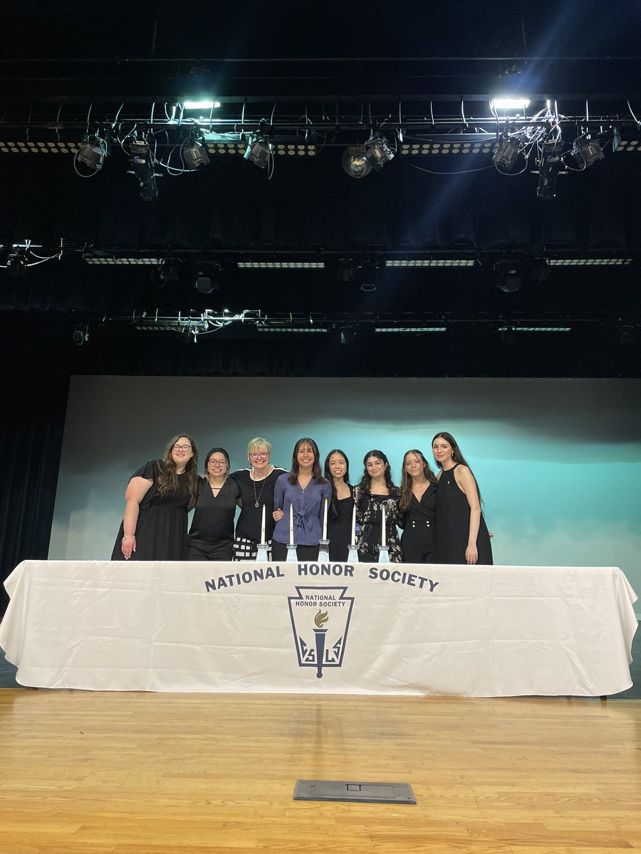 ranch_nhs's tweet photo. Congratulations to all 94 new NHS members inducted last Tuesday, April 9th! From your advisor and current officers, we can not wait to see your amazing contributions! 🕯️ https://t.co/jvJOhSKsEa