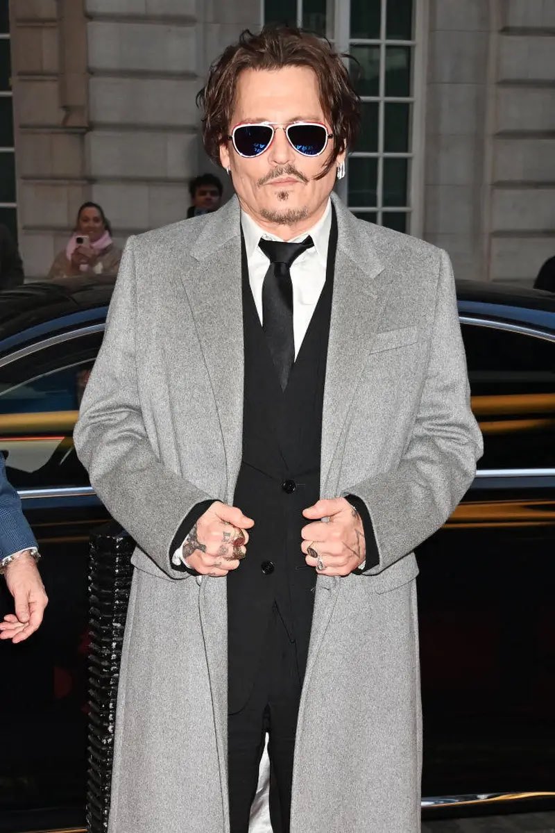 new photo of johnny depp today at the uk premiere for jeanne du barry 🖤