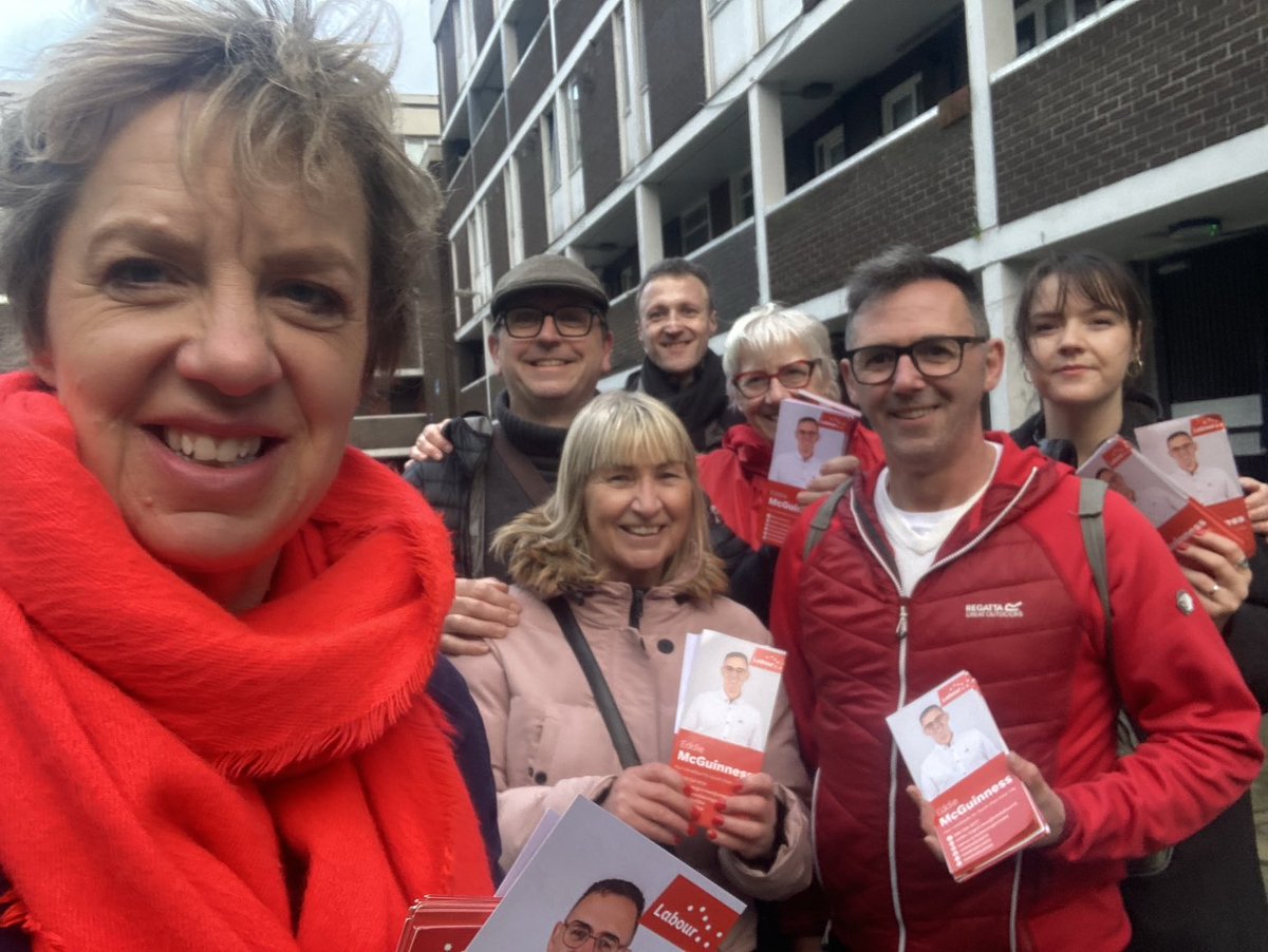 Out canvassing tonight with our brilliant #SouthEastInnerCity @labour team #LE24⁩ ⁦@VoteEddie2024⁩ & ⁦@ringsendreynol⁩