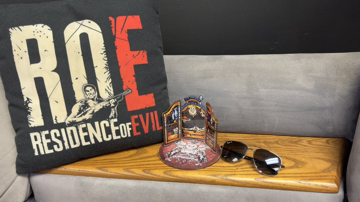 When I visited the team I dropped off a center piece for the @ROEnetwork studio of the Duke himself. Got this from my goood friend @BLUandREDwires you should check their shop out for all the amazing Resident Evil works they have.