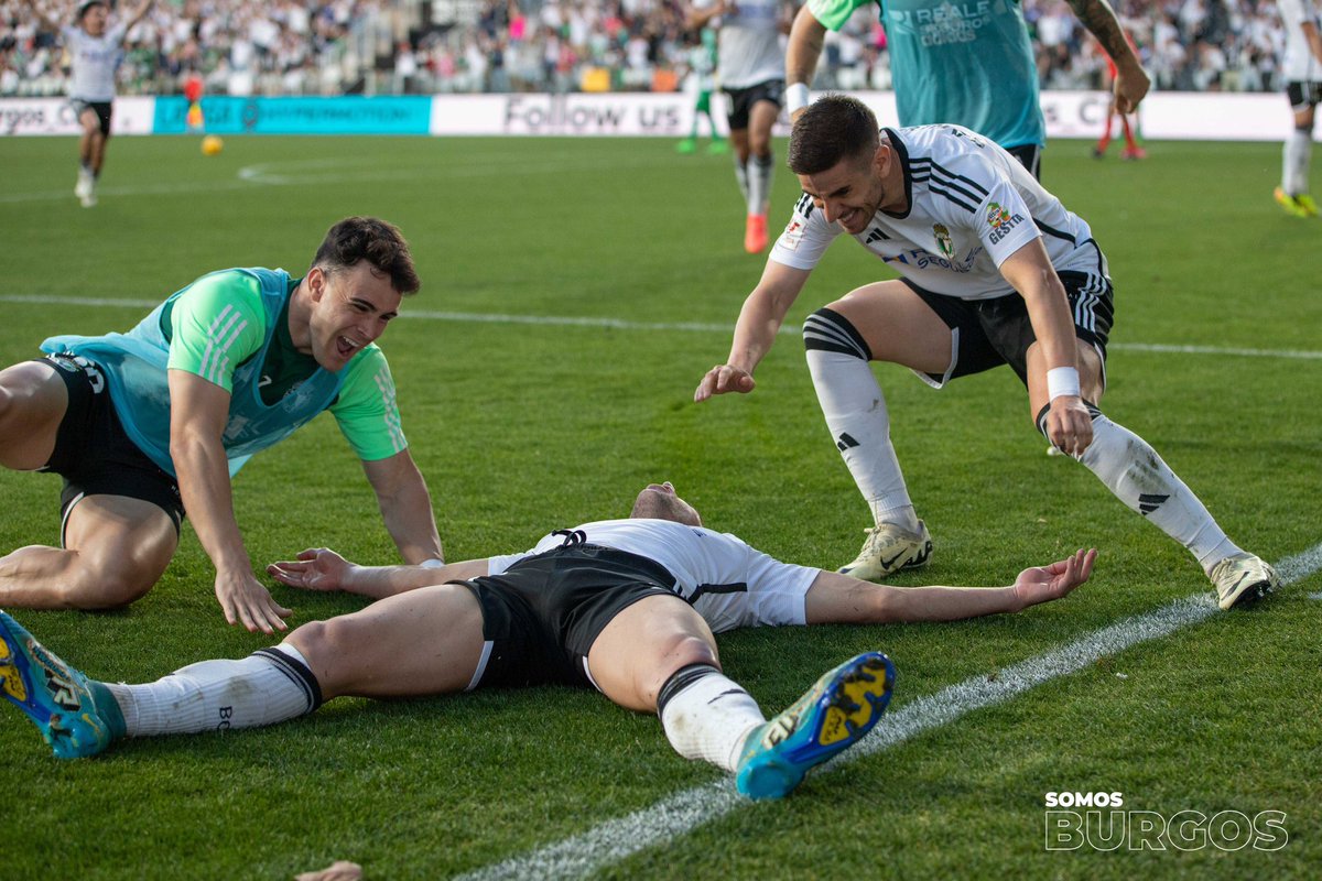 Una tarde que pocos olvidaremos 🖤🤍🖤🤍GRACIAS POR EL APOYO @Burgos_CF