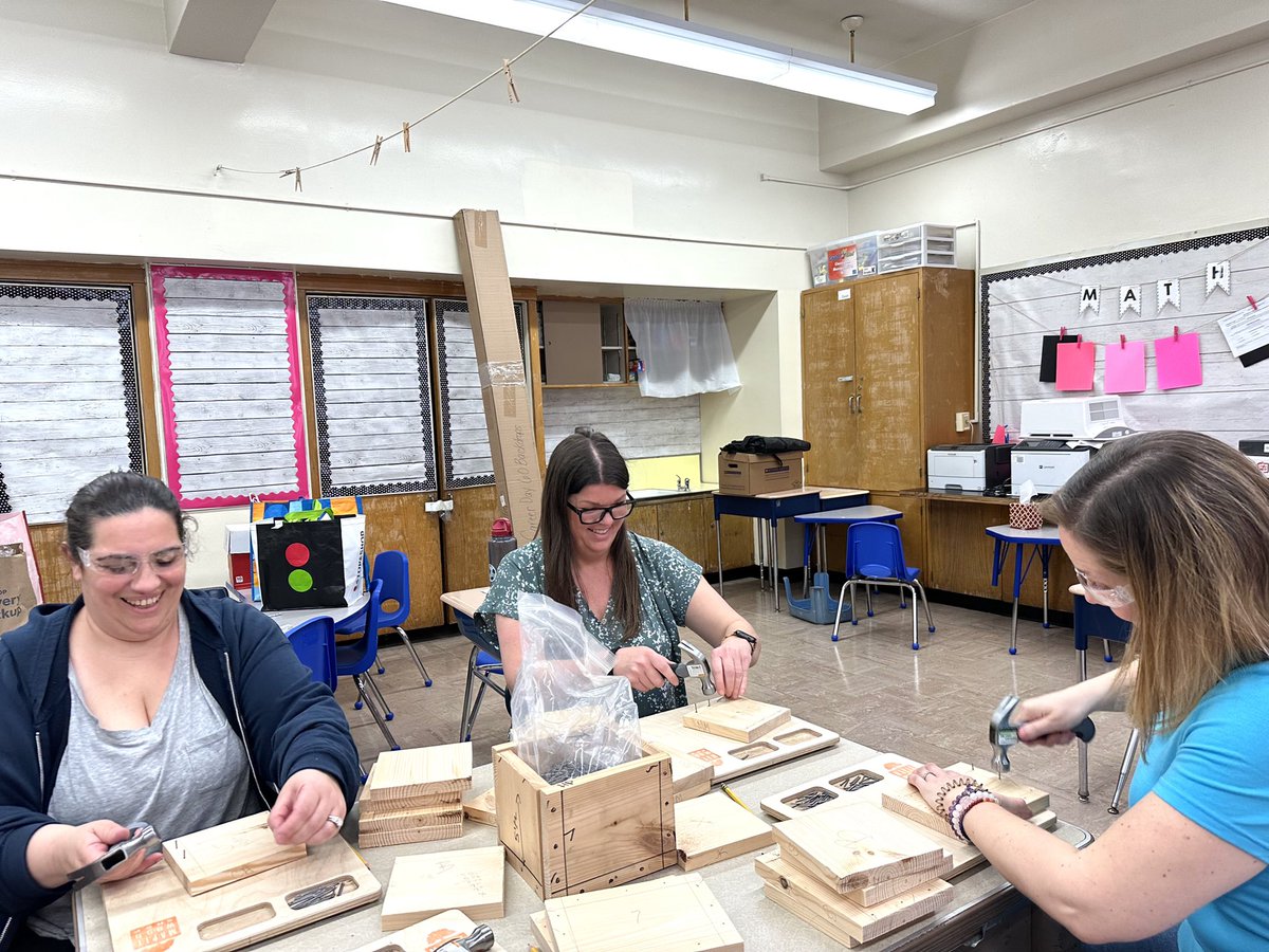 🔨Thanks, Maplewoodshop! STEM teachers were trained in woodworking by constructing keepsake boxes! @PS60queens @jkammerer4383 @MaplewoodshopNJ @literacy_fox @MrsHarrisonPS60 @NYCSchools @DOEChancellor @D27NYC