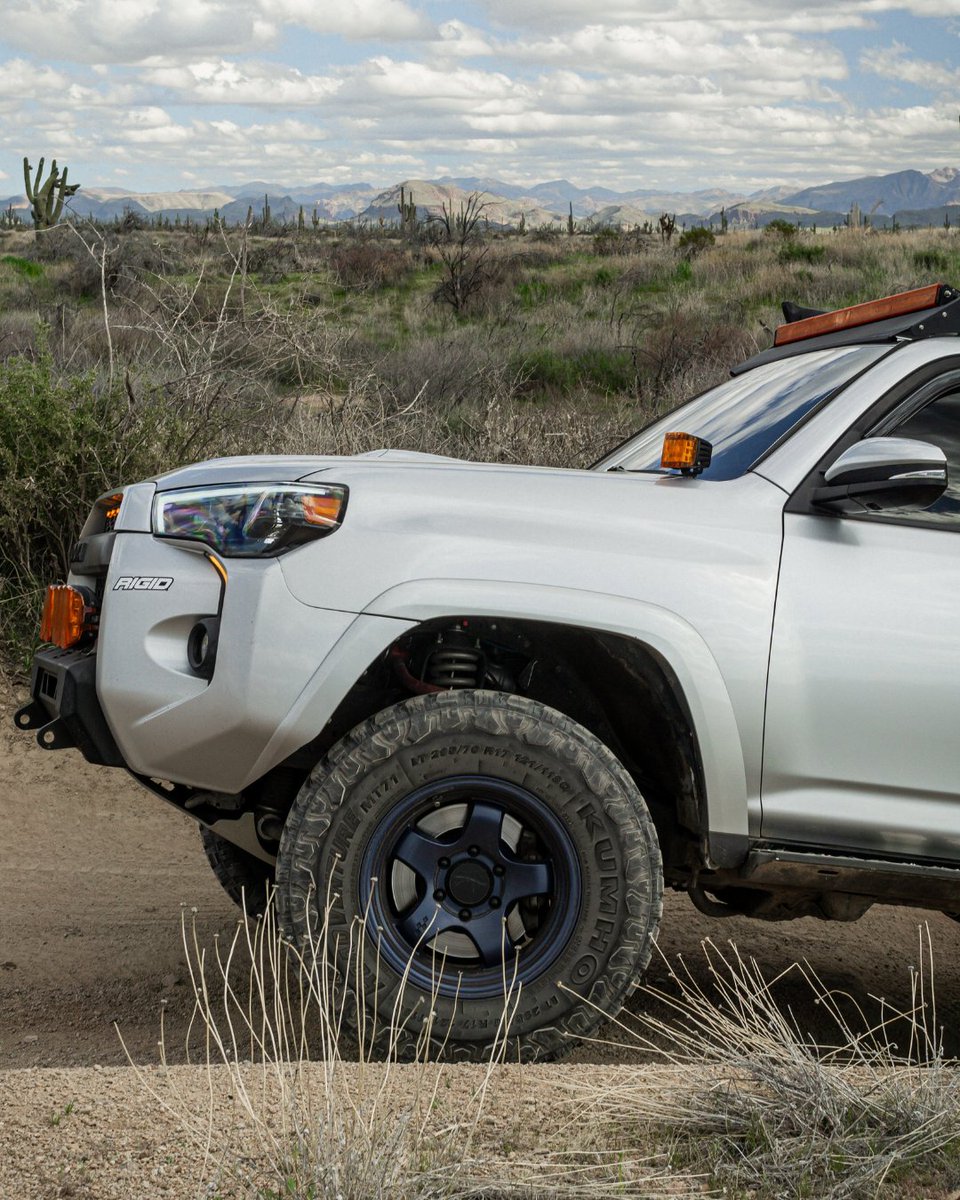 look, another cactus #KumhoTire photo by IG: daily.4r #toyota #4runner #toyota4runner