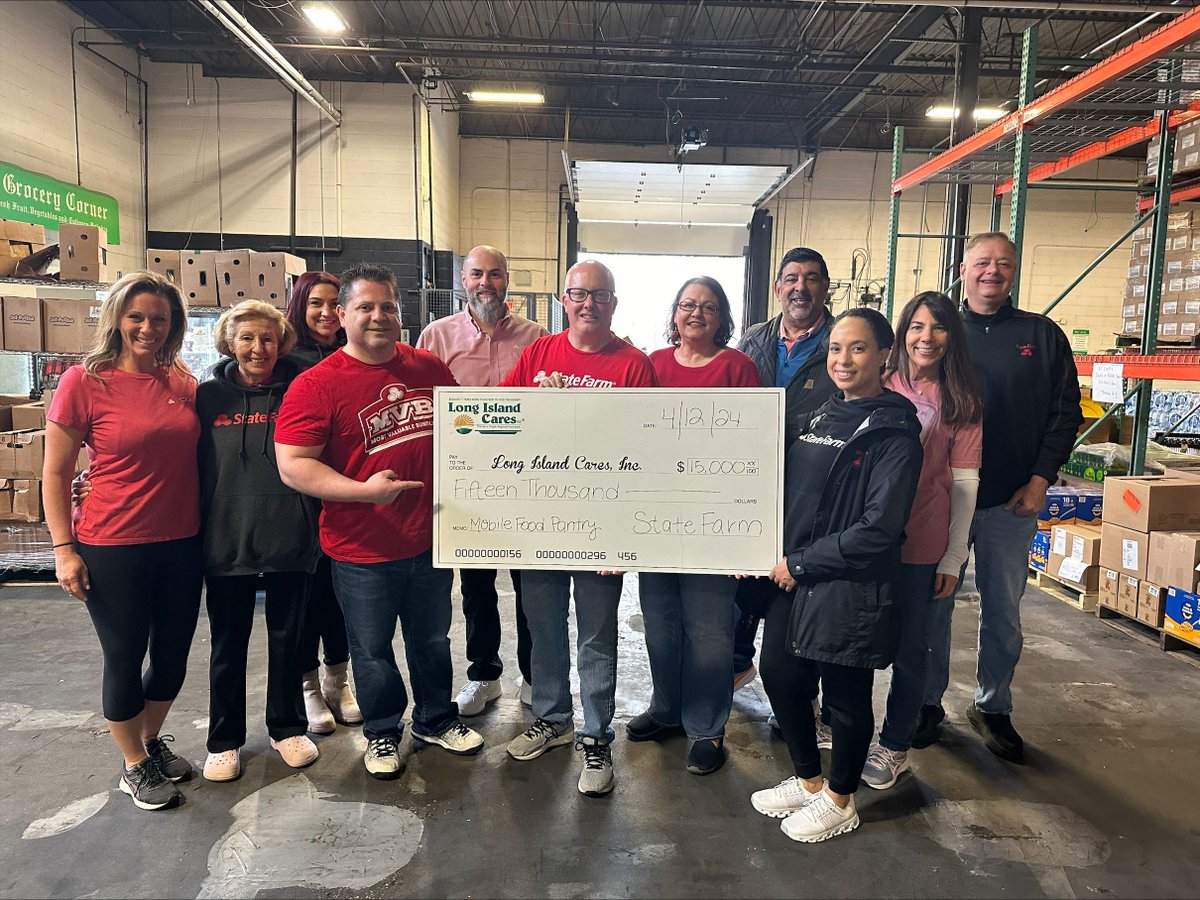 👏 Big shoutout to @StateFarm for their generous $15,000 donation to our Mobile Food Pantry! 🚚 Our Mobile Food Pantry delivers essential items to homebound individuals in need. Thanks to supporters like State Farm, this life-saving program can continue to thrive.