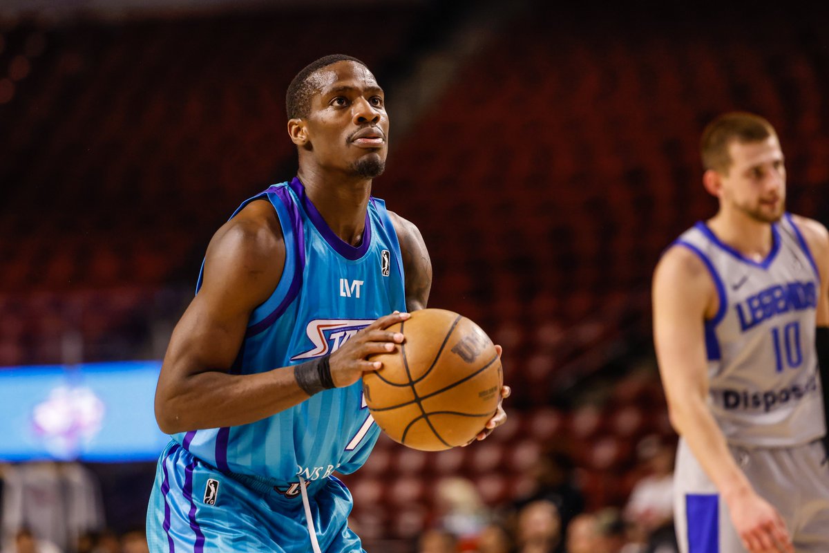 These jerseys 🤩 Take home one of the Stars Specialty WNBA Starz Jerseys worn during our Women in Sports Night. 🌟Bid now at 32auctions.com/SLCStarsWNBATh…