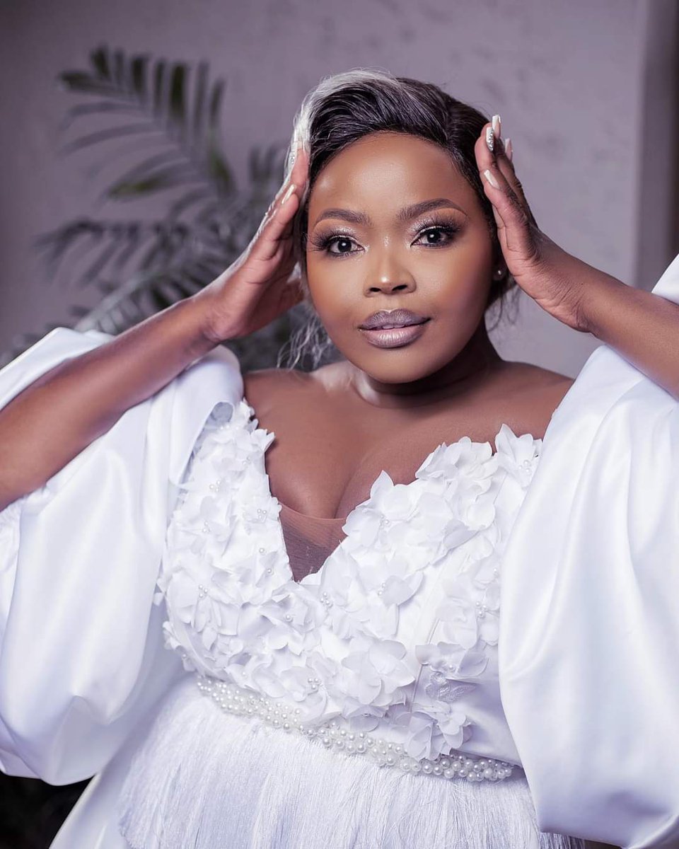 25 beautiful years of friendship, umdali wangi tsandza wangi busisa ngawe my beautiful Pumkin. My heart is yours. Thank you for choosing me my friend. I love you with every fibre of my being Mntimandze lomuhle ❤️❤️❤️
Rest well my Pumkin pudding pie. Phumula  Mntimandze 🙏💔
