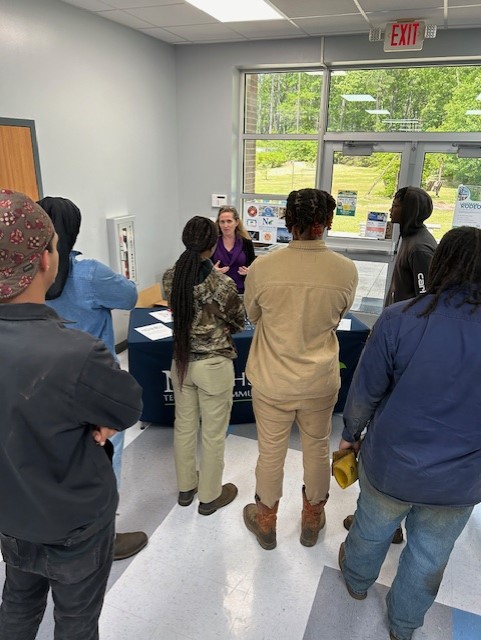 NTCCgators's tweet image. 🎉 Today, Monday, April 15th marks Collegiate Recovery Community Day and we are showing our support for those in recovery by wearing purple to honor and celebrate their journey. 💜 #CollegiateRecoveryCommunity #RecoveryWeek #WearPurple