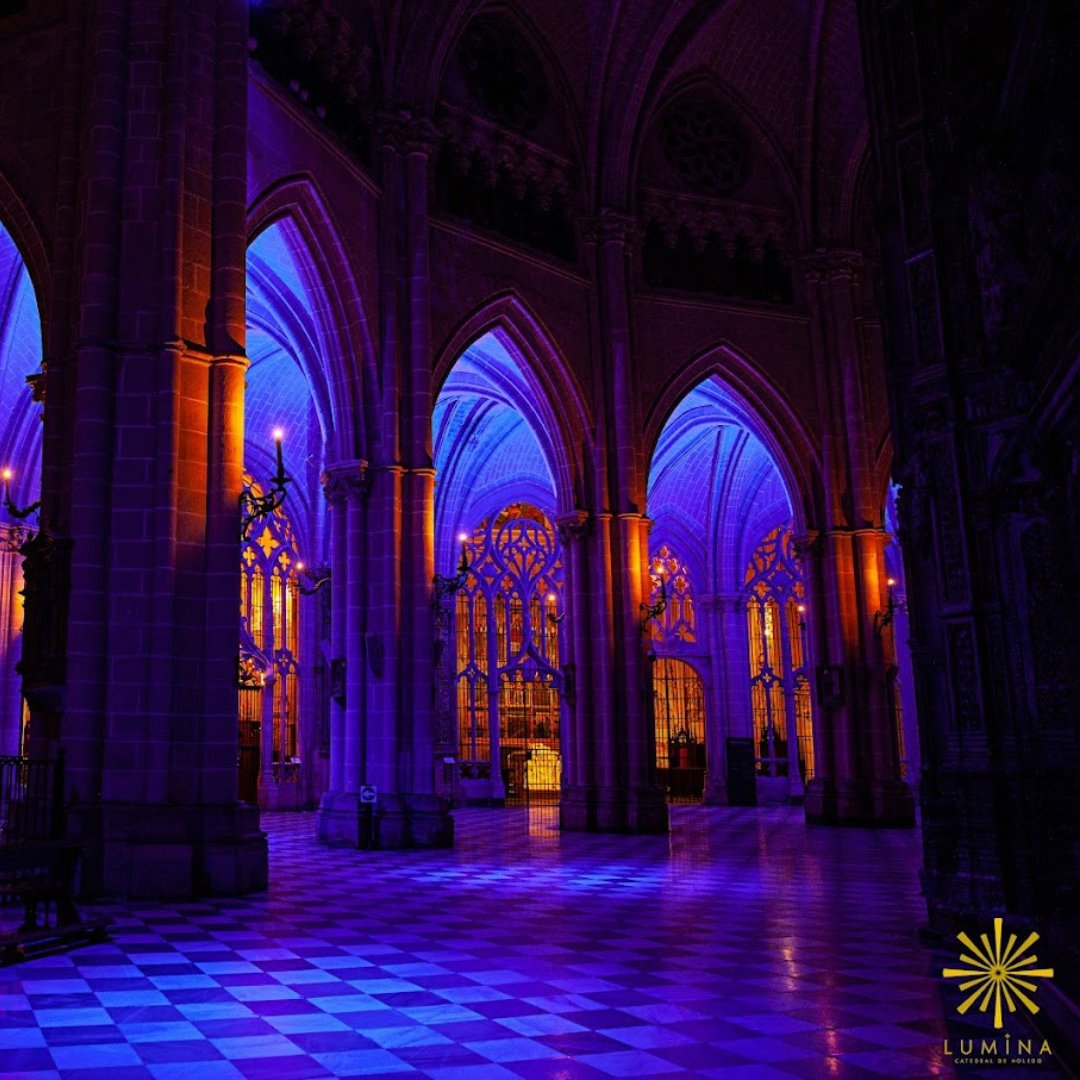 ToledoApt's tweet photo. De por sí, no hay palabras para describir la Catedral de Toledo, con @luminacatedraldetoledo por mucho que busques describirla después de ver su gran espectáculo, te adelantamos que no vas a poder hacer nada para que te salgan las palabras de la boca. 😍 https://t.co/rxoNZC3wPq