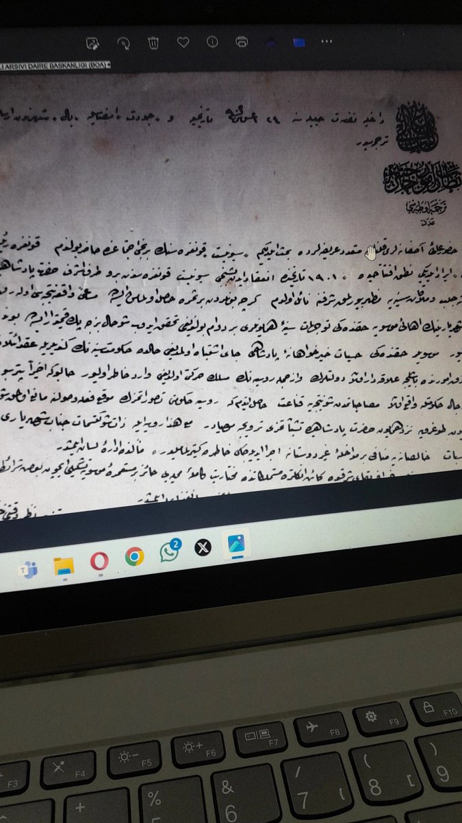 12 yıldır eski alfabe ile vesika okuyorum. Bunca yılın sonunda şunu net olarak söyleyebilirim ki, iyi ki latin alfabesine geçmişiz. Teşekkürler Atatürk.