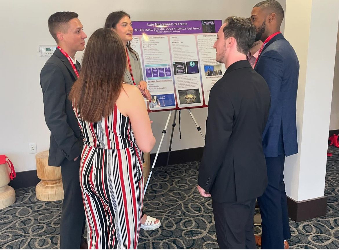 🌟 Big congrats to our GFCB alums! 🏆 Both of their capstone consulting projects from spring 2023 grabbed 2nd place in the national Small Business Institute Project of the Year competition in Orlando, FL. #WKU #GFCBPride #AlumniSuccess 🚀 @wkualumni
