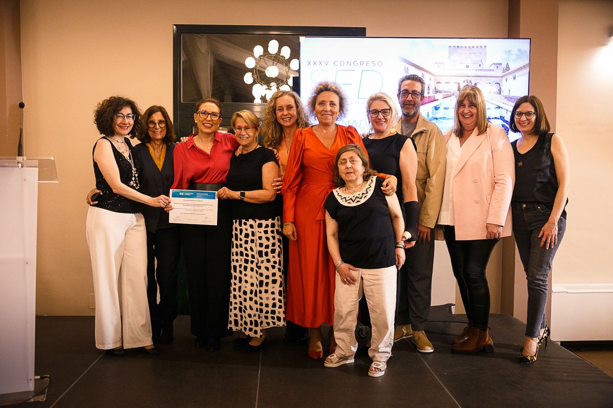 Dimensiones de rol profesional #enfermeras en atención y #educacion a personas c #diabetes. Premio mejor comunicación oral en #Sediab2024. Trabajo de un gran equipo! ⁦<a href="/susanapicamont1/">Susana Pica</a>⁩ ⁦@SIL_RO_RO⁩ ⁦<a href="/MargaJansa/">Margarida Jansà i Morató</a>⁩ ⁦<a href="/asturiaspaloma/">Paloma</a>⁩ ⁦⁦<a href="/AnaCTeyerona/">Ana Calvo</a>⁩