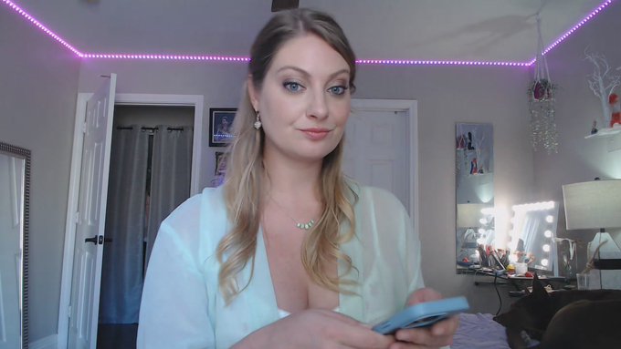 Veronica Weston is live now! https://t.co/zpIEIEzCrS https://t.co/mkM1F0k62f<a href="/tag/myfreecams"class="tags"><span>#myfreecams</span></a>