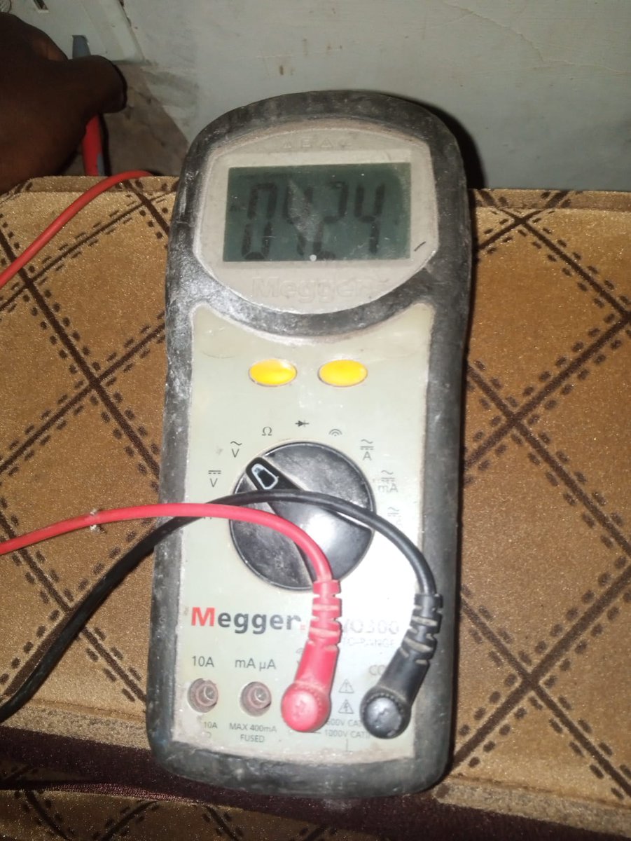AG_mumbi's tweet photo. Kindly assist with the above..the voltage is at 420v ..it has burnt all the appliances...very very urgent... https://t.co/NmUmRrkJGv