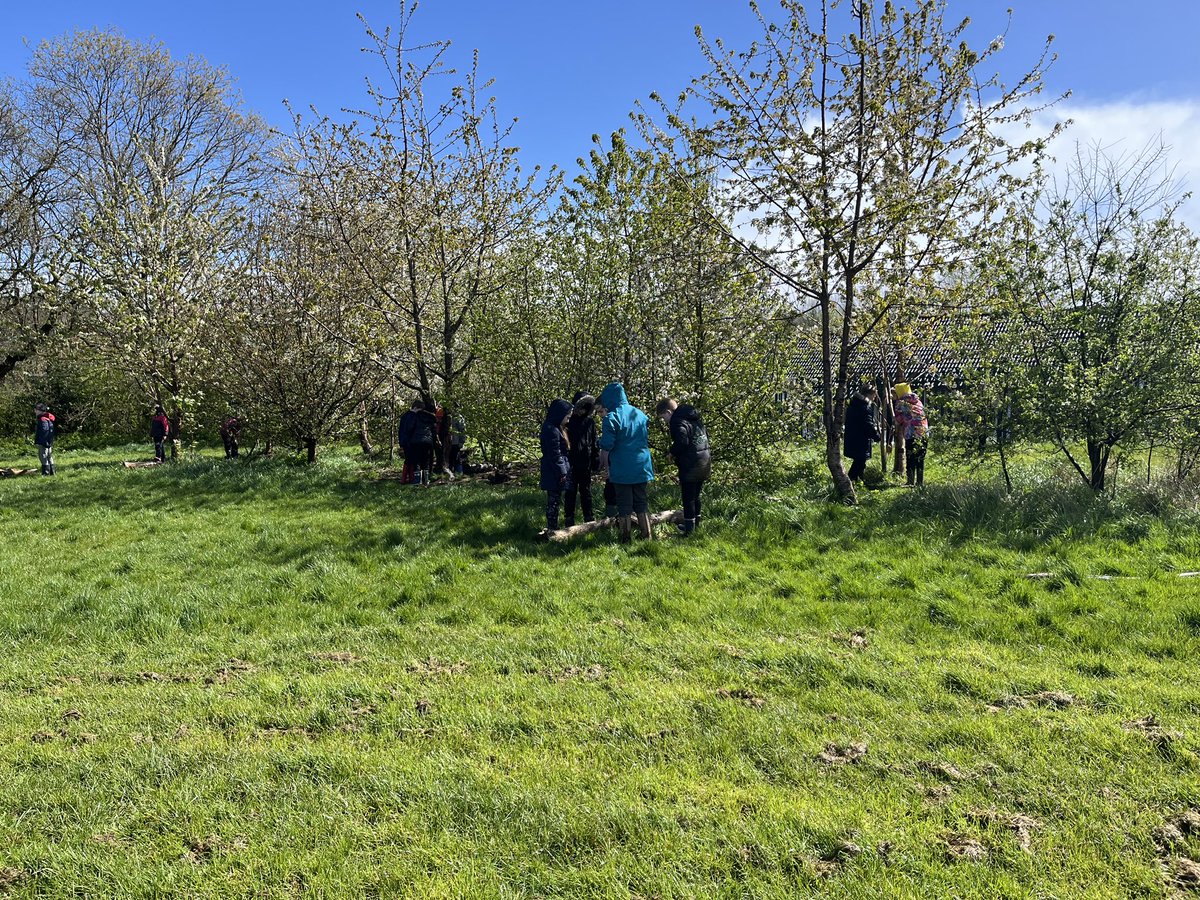 LawnPrimaryFS's tweet photo. The first day of a new term and we managed to (somewhat) avoid the rain for our final year four session! ☀️ https://t.co/I4Jw1hNvNr