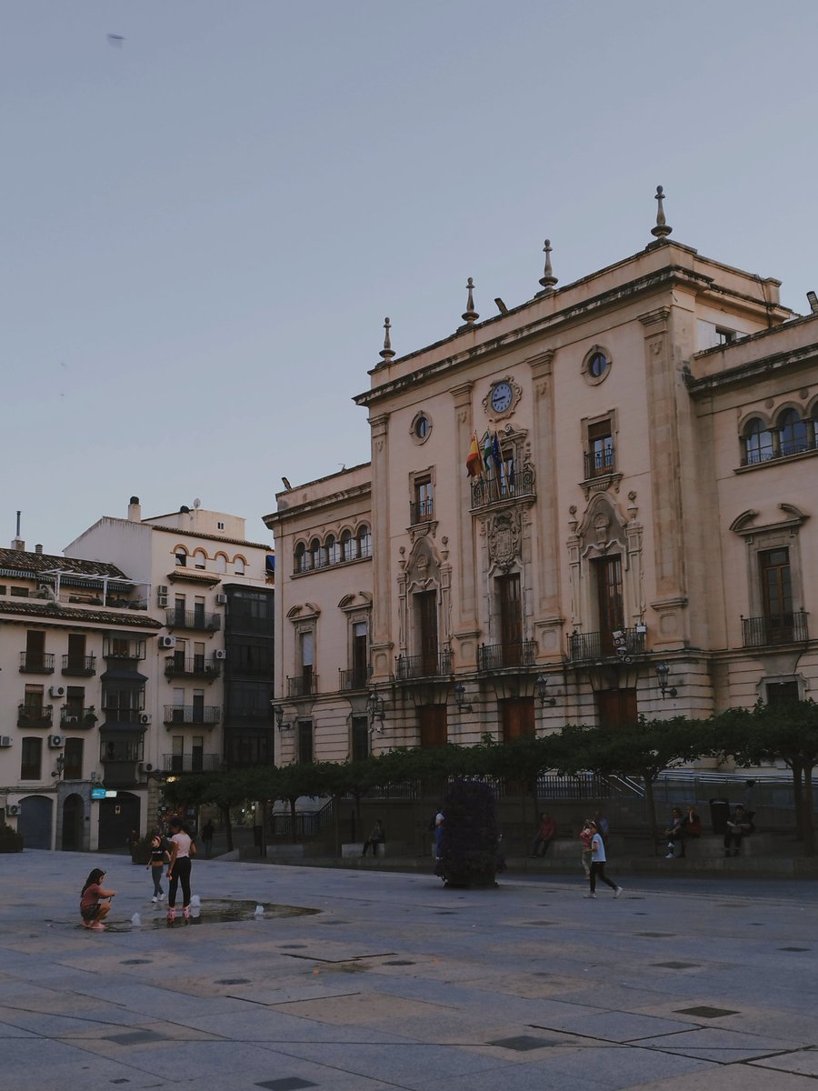 Jaén, qué bonita eres.

Fotografías propias de hace un rato 📷