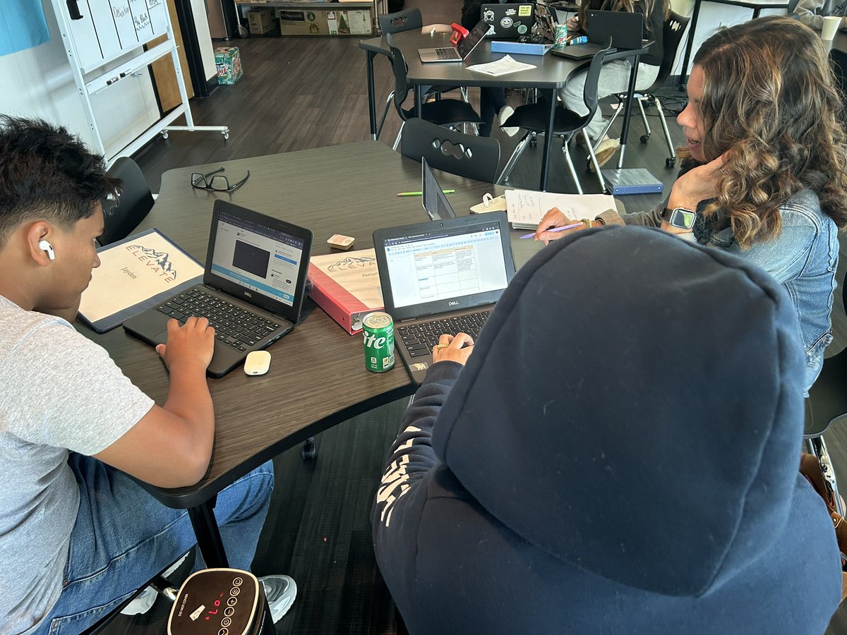 ProgramElevate's tweet image. Huge thanks to @GTKnoxCountyTN for coming over and helping several students with academics! We are so appreciative of our partnership with them!