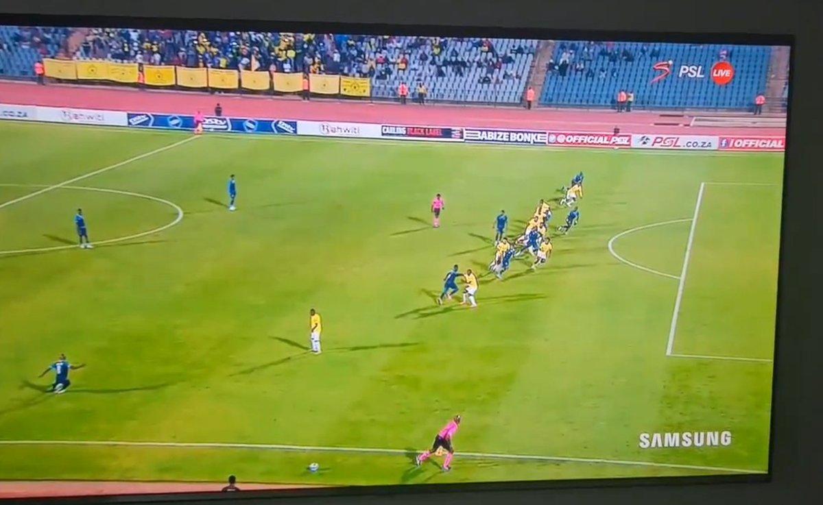 Yours-Truly🥱 tweet media