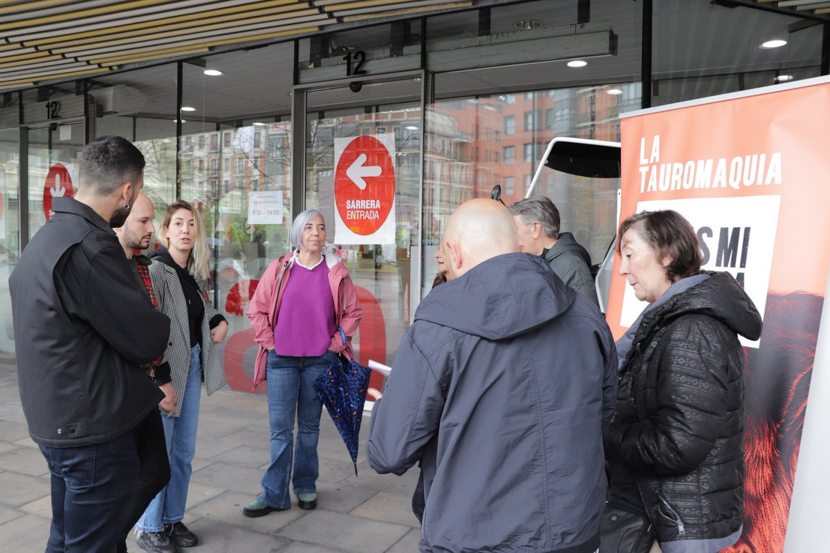 @NoEsMiCultura @ehbildubilbo La crueldad tauricida, disfrazada como arte y cultura, es una de las peores barbaridades que se mantienen en España desde la Edad Media. Y en Bilbao, desde el s. XIX. Los Concejales de #EHBildu en Bilbao firman ILP de #NoEsMiCultura. Avanzando!!!💪