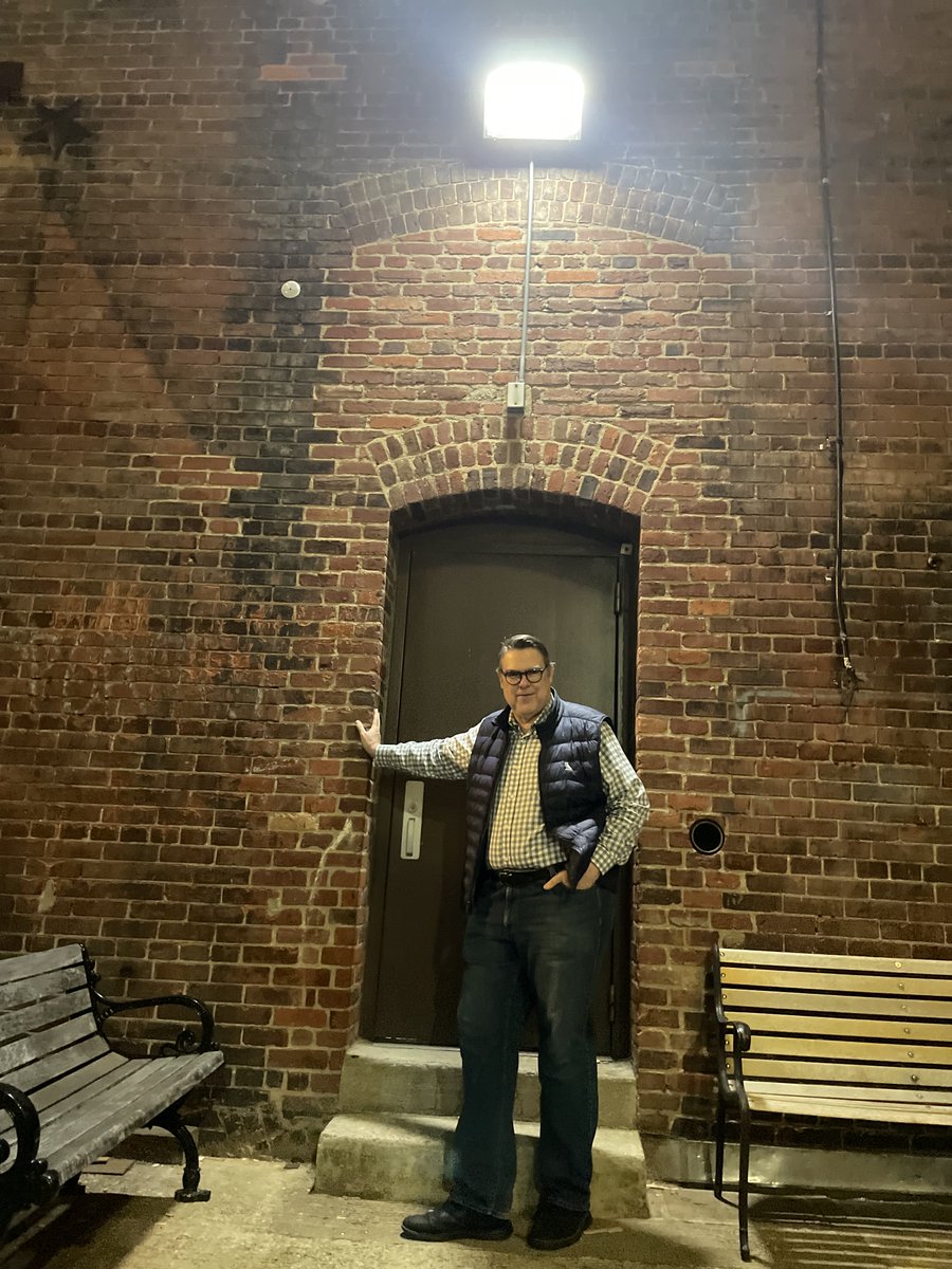 And then there were two. Fellow Lincolnian Lee Eutsey (expert on Lincoln in death) and I stand a lonely, night vigil outside @FordsTheatreNPS and the Petersen House for the 159th anniversary of the Lincoln assassination. Then we block Booth’s back alley escape door.