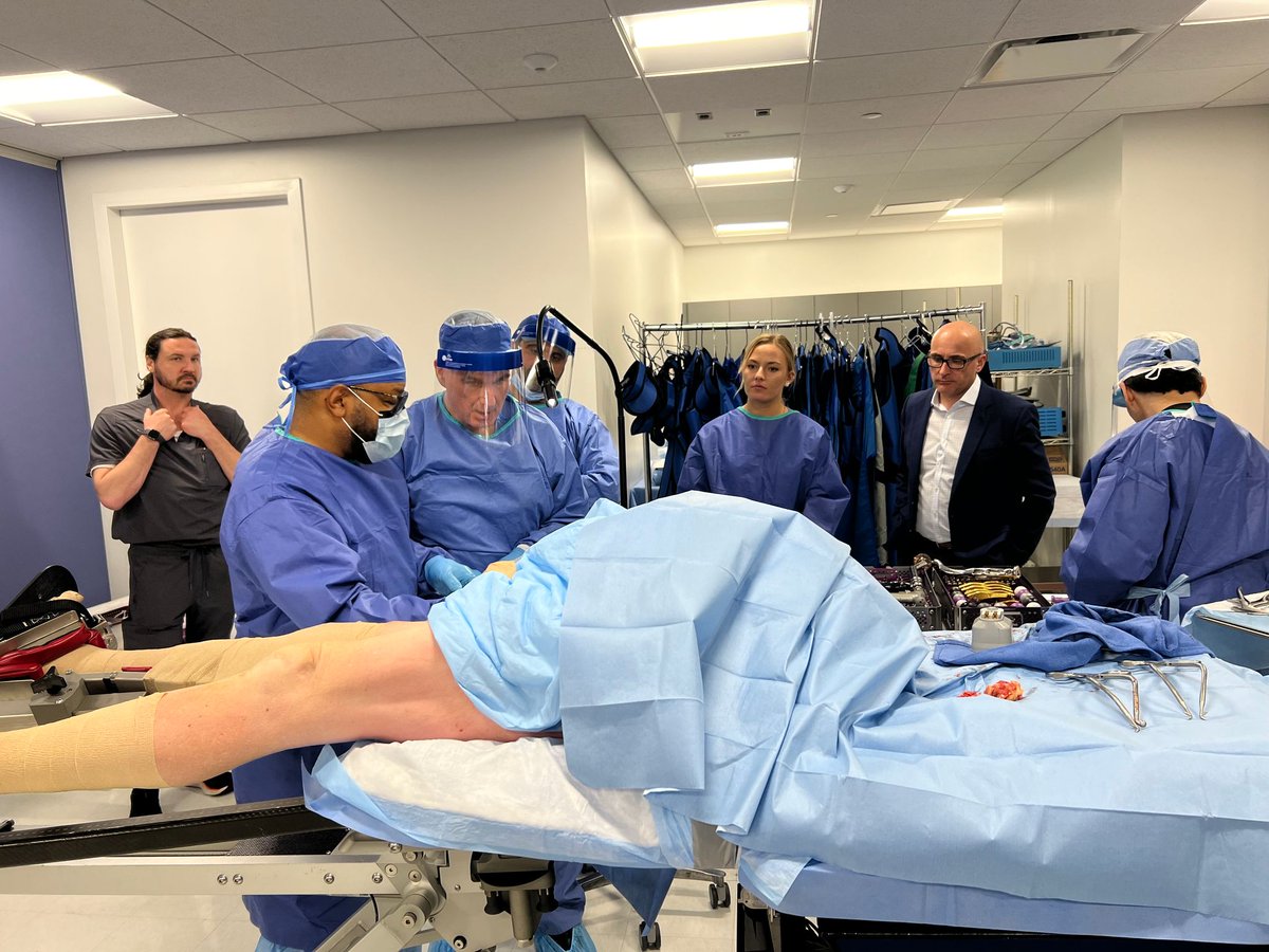 NextStepArthro's tweet photo. Cheers to always learning!
Thank you Drs. Jordan Bonier, Sarkis Bedikian, David Nazarian for attending our lab and Dr. Tim Henderson for demonstrating The Preserve — Retractorless, Assistantless DAA.
Info: PreserveTechnique@Theken.us
#HipSurgery
#HipReplacement
#Retractorless https://t.co/itmpIV75FF