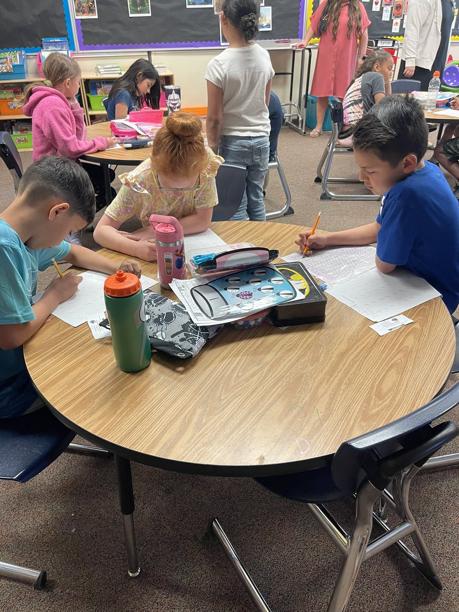 DrToniPalmer's tweet photo. Our teachers do what it takes to support each other and our students! Focused instruction w/additional students when there is no sub can be a challenge! Strong routines and enthusiasm for teaching and learning make for calm classrooms! #amazing @GatesGators #wearegips https://t.co/5uqYPzdkvN