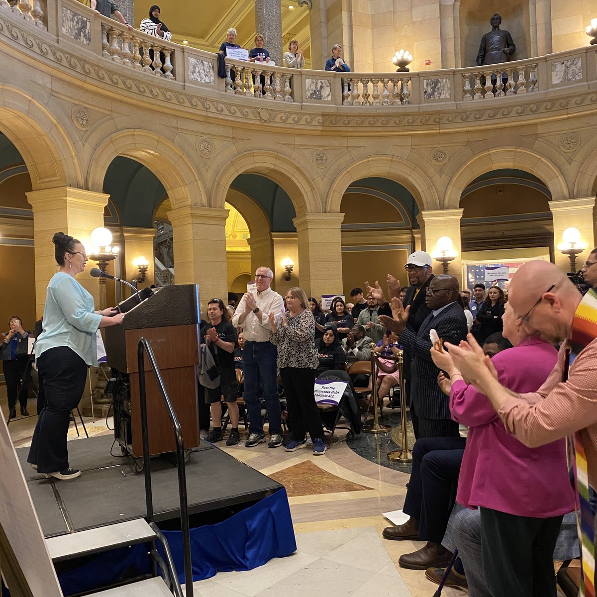 Standing ovation for @LizBoldonMN: “Far too often the patients I care for in the hospital can’t focus on getting better because they are overwhelmed by what is to come — how will I pay for this bill? How will it affect my family?” We can change that, together! 💪