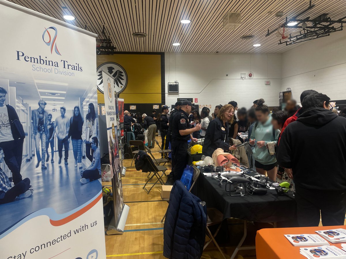 .@PembinaTrails congratulates everyone involved in FRC's (@FRCCenturions) job fair. Interested students got a glimpse of what their future career could be: Read and see more here: pembinatrails.ca/_ci/p/41199 #AccomplishAnything #PembinaTrailsProud