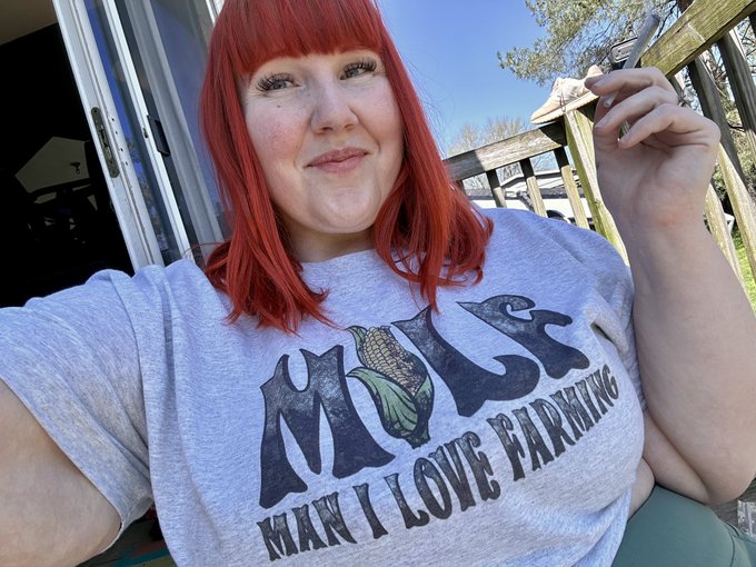 The sun is shining! Xox https://t.co/qgSgphEx38