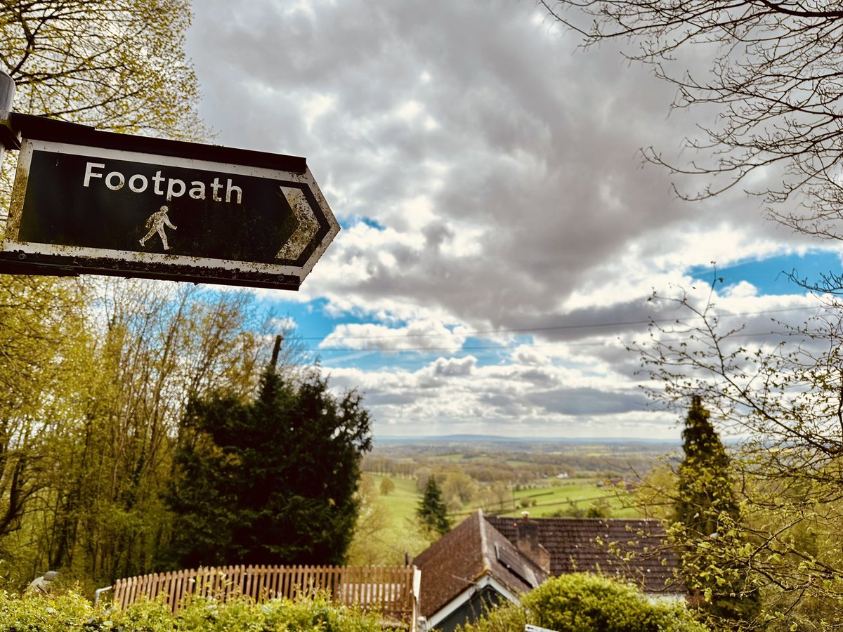 MarbecMetroMugs's tweet image. 😍A Sunday adventure around Knightwick and the great market at @The_Talbot.
⚽️AND my home team were promoted!

marbecvillage.etsy.com 

#WorcestershireHour #knightwick  #talbot #ankerdinehill @VisitWorcs @VisitWorcester @knightwickgp