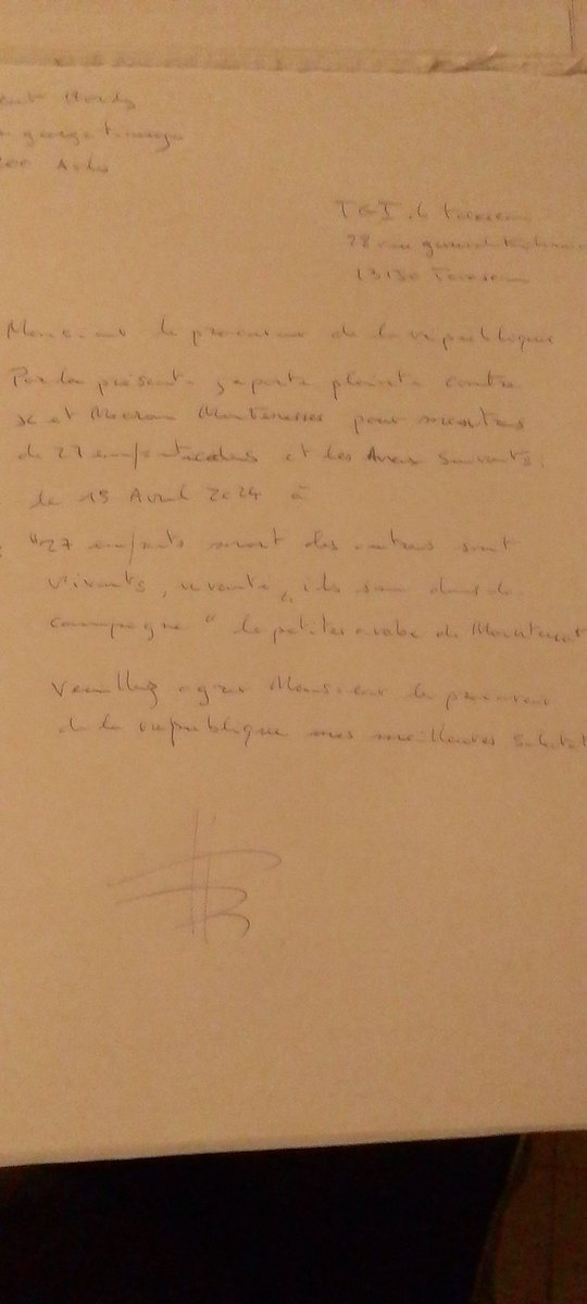 27 murs supplémentaires de Monsieur Macron 27 meurtres c'est beaucoup