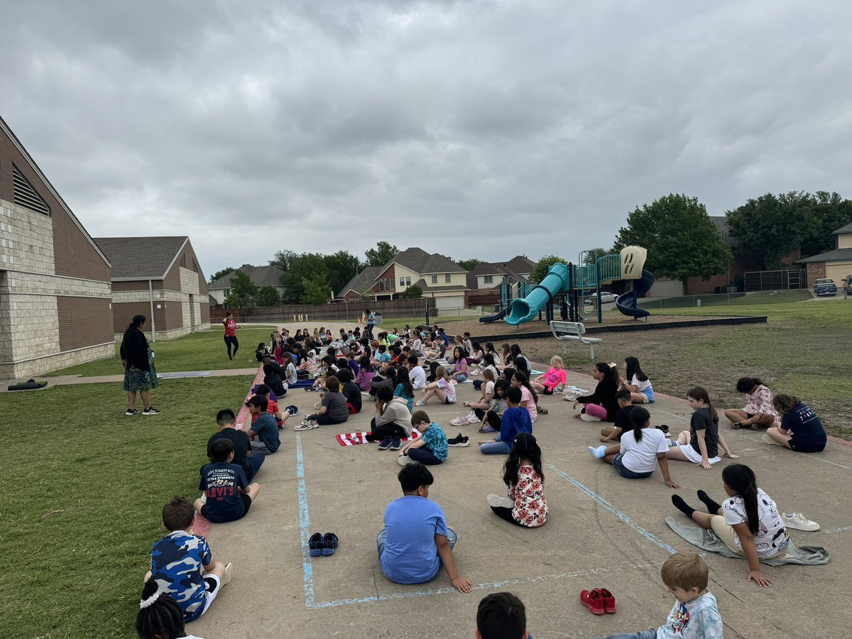 Thank you Ms. Perez for our STAAR yoga relaxation session. #LevelUpPlanoISD
#pisdlearns
#haunelementary