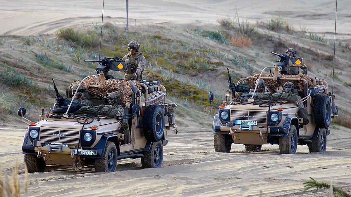 Formation initiale Pat-SAS pour ces équipiers du #1erRPIMA dans le sud Ouest. Ici un VPS en configuration lourde pour la prise en main de la conduite sur sol sablonneux 🇫🇷 #COS #FrenchSAS #ForcesSpécialesFrançaises