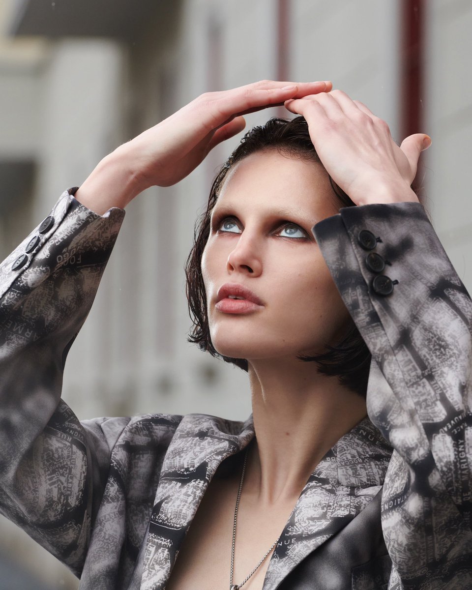 dna_magazine's tweet photo. Exploration of Human Connection #dnaeditorials @Dior 

DIGITAL HAPPINESS SS24 PRINT ISSUE

https://t.co/IpLOcnLBsQ https://t.co/aLbAKiFTrC