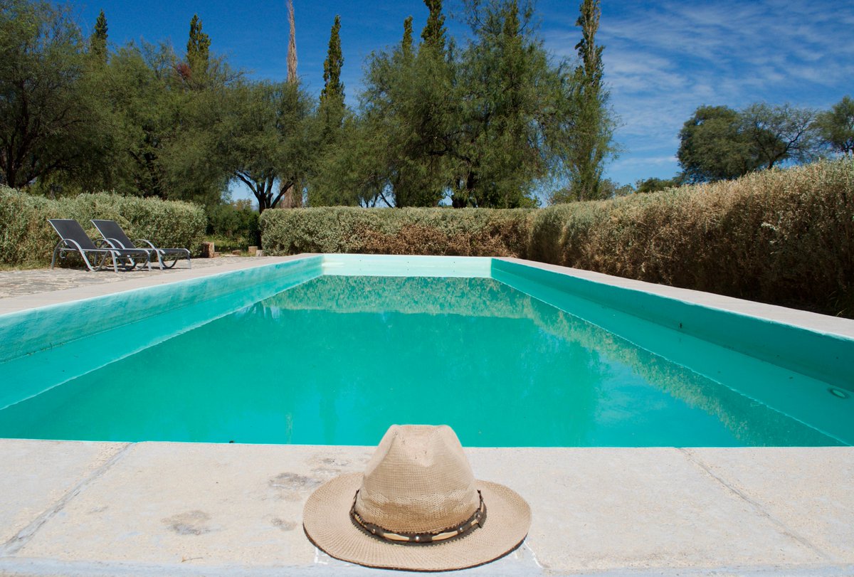 BowTiedMara's tweet image. Finca for sale in Colalao del Valle, Tucumán, on the border with Salta

- 112m2 House
- 27m2 Guest House
- 15m2 Cava / Wine storage
- River access
- Pool
- 0.3 hectares vineyard (Malbec 66% / Cabernet Sauvignon 34%, planted in 2011) 
- Total 2.78 Hectares / 6.88 acres
- WIFI + IP…