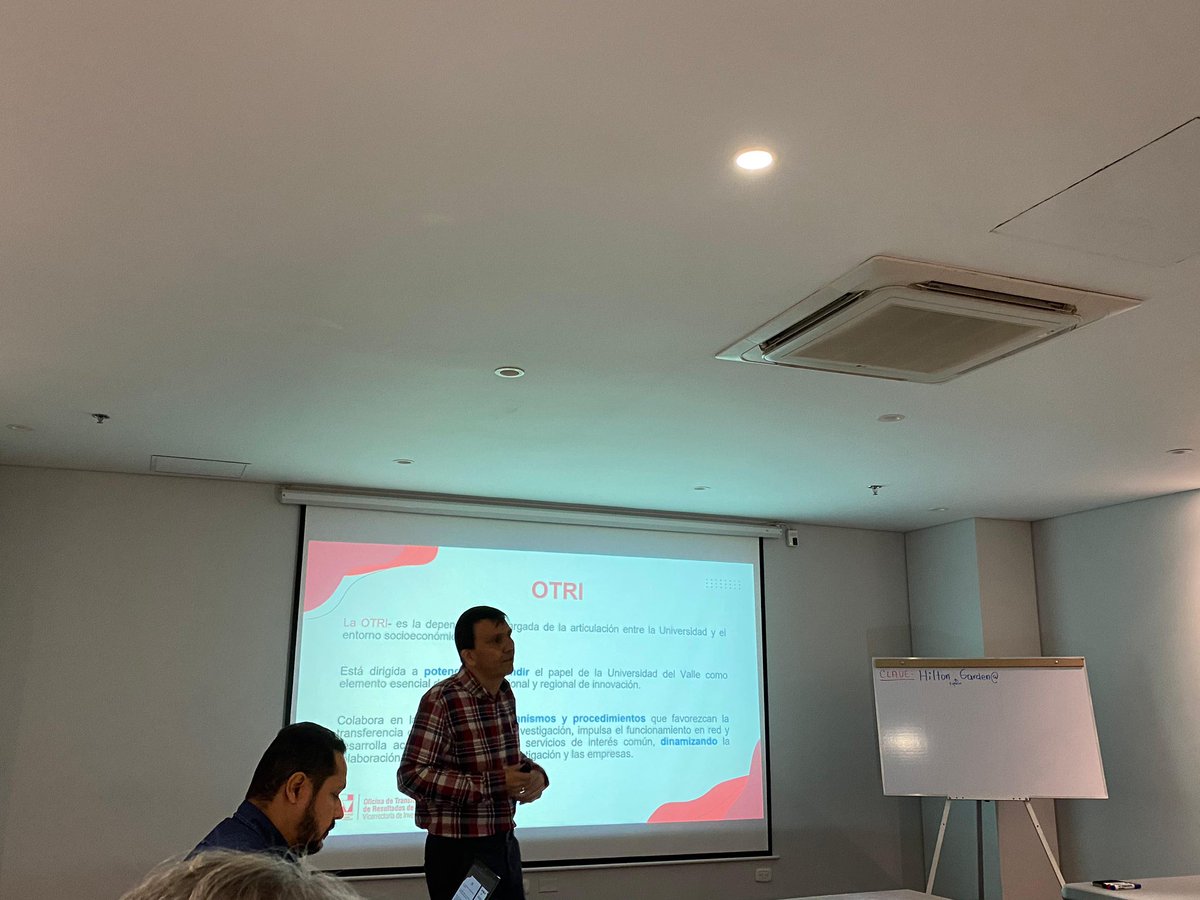 margenesltda's tweet photo. Hoy conversamos con univalle y un grupo de sus fundaciones sobre finanzas  éticas, portafolios alternativos y comunidades de inversionistas. Estamos trabajando con Spin off! #Univalle #fiducia #cali #negocios @margeneslabs https://t.co/pprXdkUgMA
